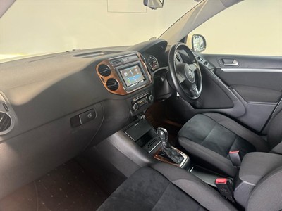 2013 Volkswagen Tiguan - Thumbnail