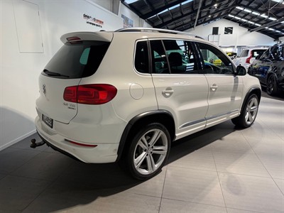 2012 Volkswagen Tiguan - Thumbnail
