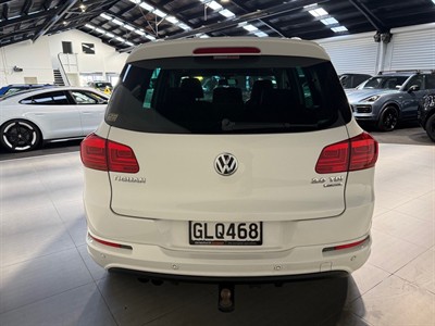 2012 Volkswagen Tiguan - Thumbnail