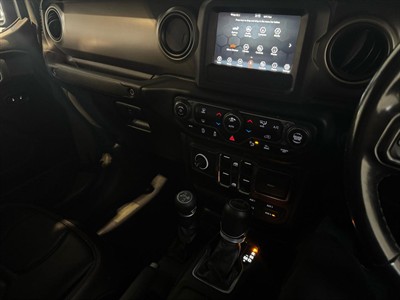 2022 Jeep Gladiator - Thumbnail