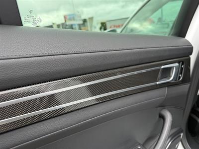 2018 Porsche Panamera - Thumbnail