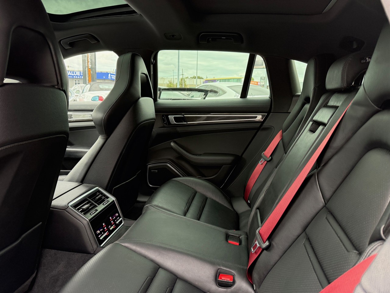 2018 Porsche Panamera