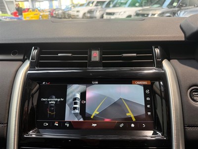 2019 Land Rover Discovery - Thumbnail