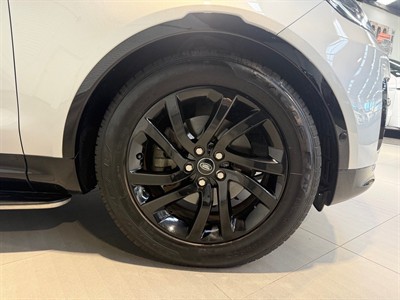2019 Land Rover Discovery - Thumbnail