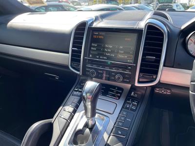 2013 Porsche Cayenne - Thumbnail