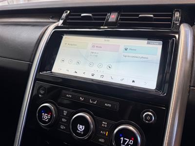 2017 Land Rover Discovery - Thumbnail