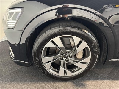 2022 Audi E-Tron - Thumbnail