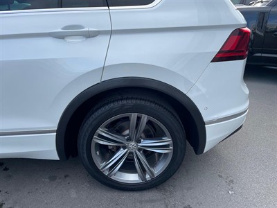 2018 Volkswagen Tiguan - Thumbnail