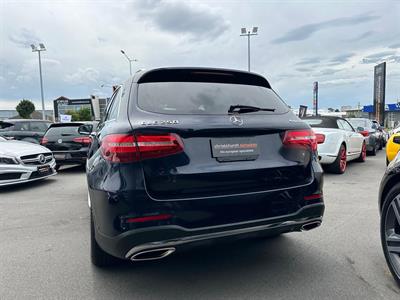 2016 Mercedes-Benz GLC 250 - Thumbnail