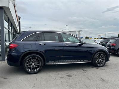 2016 Mercedes-Benz GLC 250 - Thumbnail