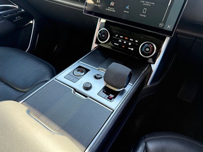 2022 Land Rover Range Rover - Thumbnail