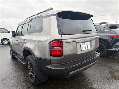 2025 Toyota Land Cruiser Prado - Thumbnail