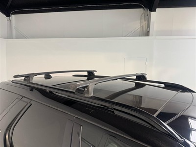 2021 Land Rover Discovery - Thumbnail