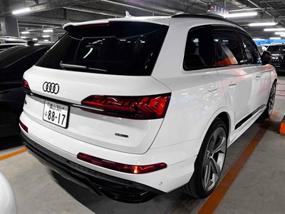 2022 Audi Q7 - Thumbnail