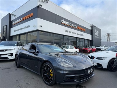 2017 Porsche Panamera - Thumbnail