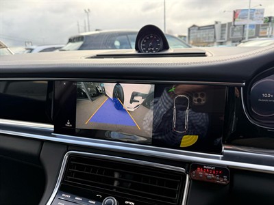 2017 Porsche Panamera - Thumbnail