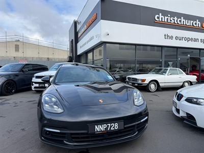 2017 Porsche Panamera - Thumbnail