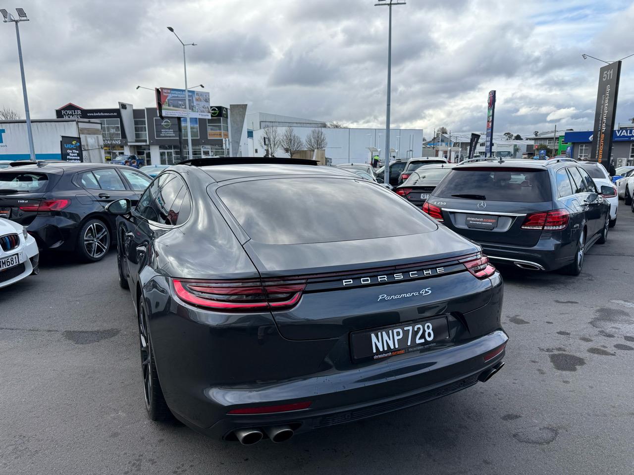 2017 Porsche Panamera