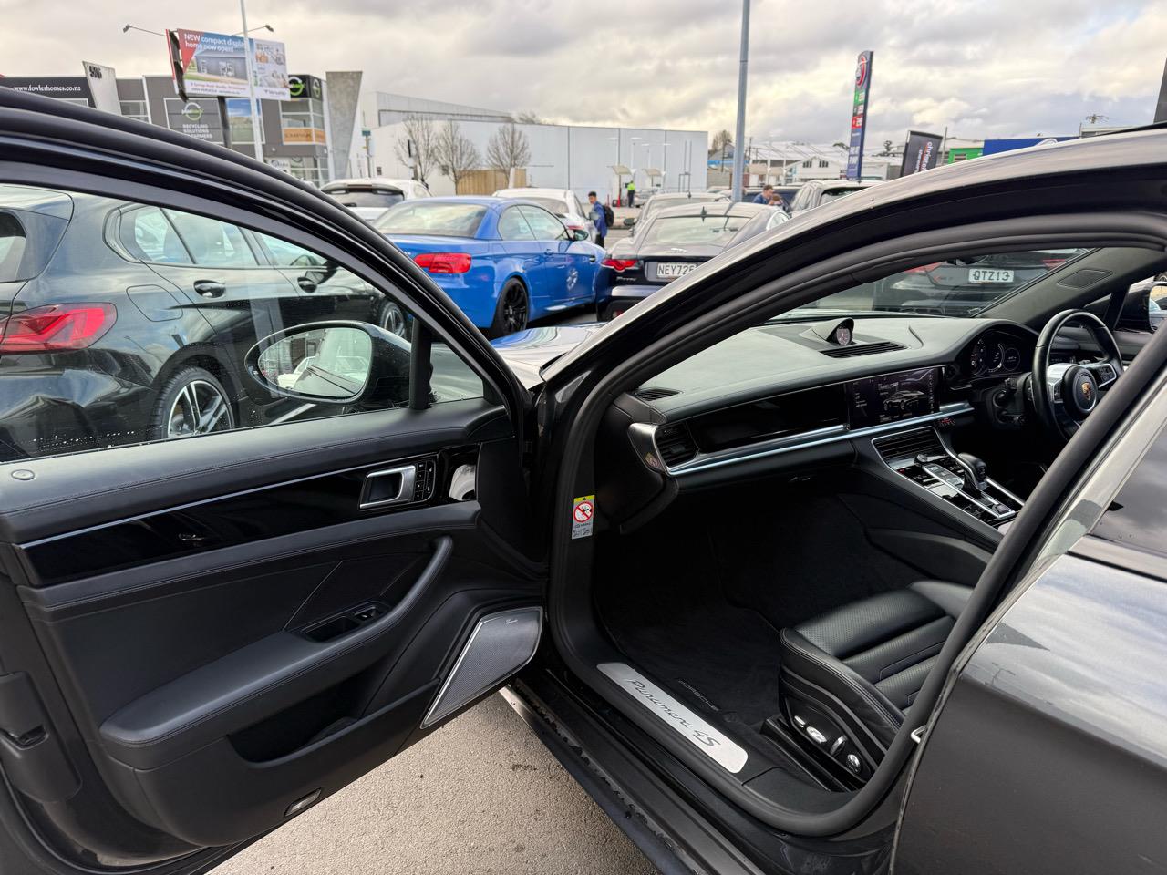 2017 Porsche Panamera