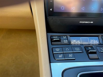2013 Porsche 911 - Thumbnail