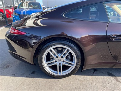 2013 Porsche 911 - Thumbnail