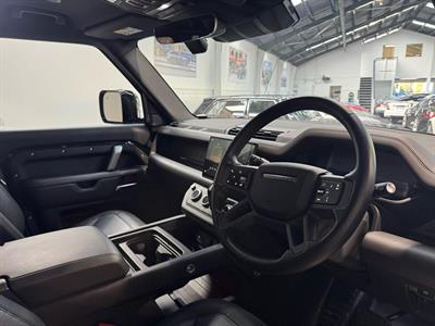 2023 Land Rover Defender - Thumbnail