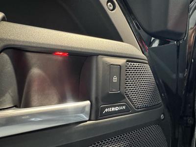 2023 Land Rover Defender - Thumbnail