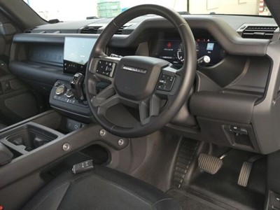 2023 Land Rover Defender - Thumbnail
