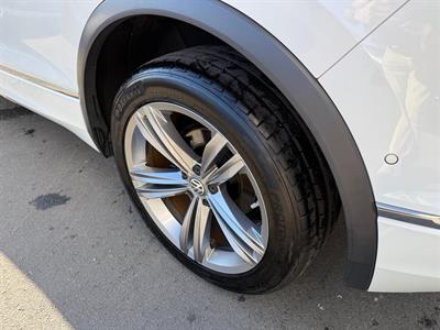 2019 Volkswagen Tiguan - Thumbnail