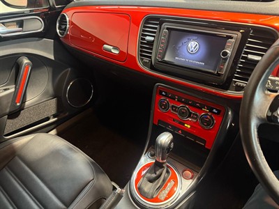 2018 Volkswagen Beetle - Thumbnail