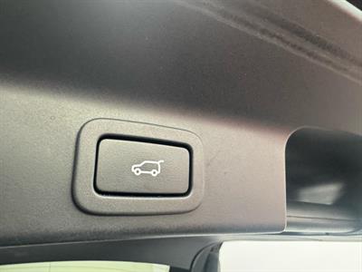 2016 Jaguar F-Pace - Thumbnail
