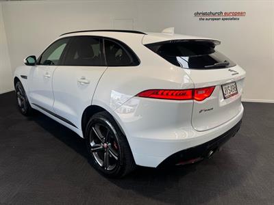 2016 Jaguar F-Pace - Thumbnail
