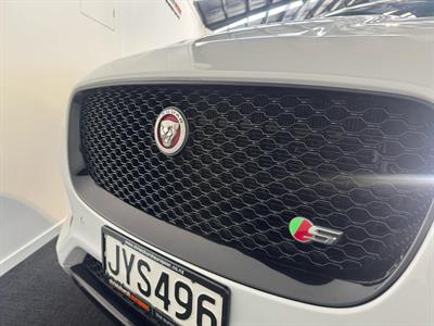 2016 Jaguar F-Pace - Thumbnail