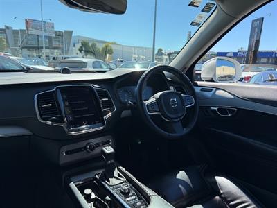 2017 Volvo XC90 - Thumbnail