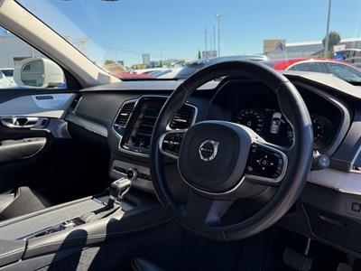 2017 Volvo XC90 - Thumbnail