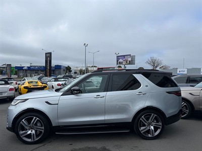 2022 Land Rover Discovery - Thumbnail