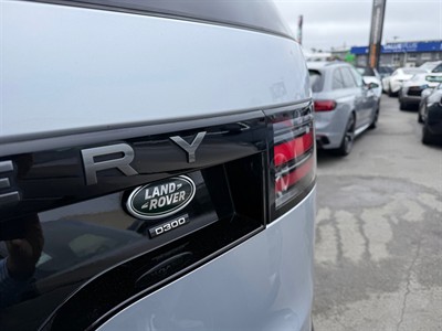 2022 Land Rover Discovery - Thumbnail