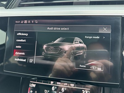 2024 Audi Q8 - Thumbnail