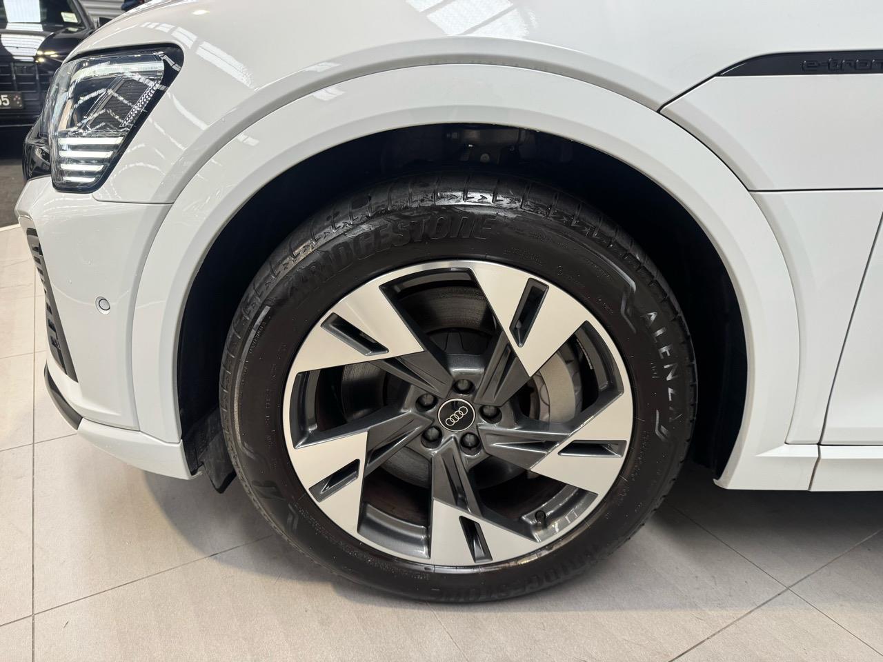 2024 Audi Q8