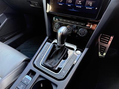 2017 Volkswagen Passat - Thumbnail