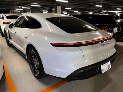 2021 Porsche Taycan - Thumbnail