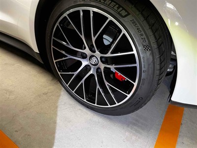 2021 Porsche Taycan - Thumbnail