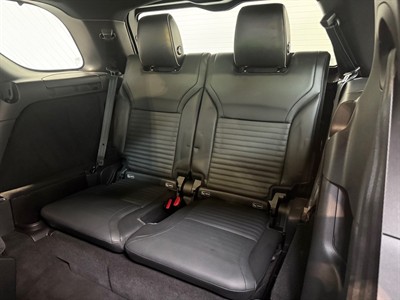 2017 Land Rover Discovery - Thumbnail
