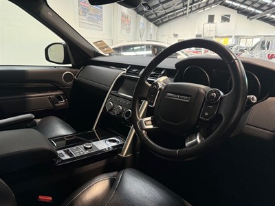 2017 Land Rover Discovery - Thumbnail