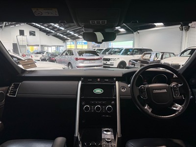 2017 Land Rover Discovery - Thumbnail