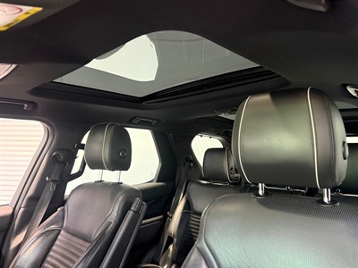2017 Land Rover Discovery - Thumbnail
