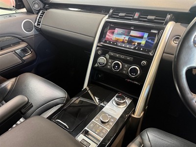 2017 Land Rover Discovery - Thumbnail