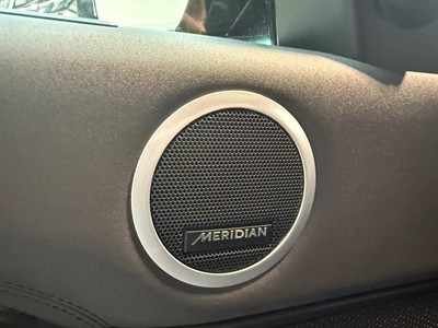 2017 Land Rover Discovery - Thumbnail