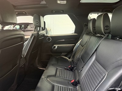 2017 Land Rover Discovery - Thumbnail