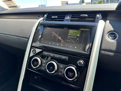 2018 Land Rover Discovery - Thumbnail